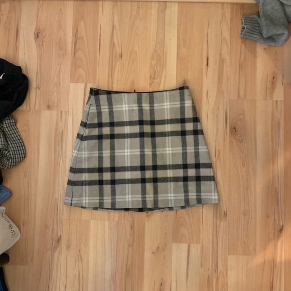 Aritzia A Line Mini Skirts - Picture 1 of 2